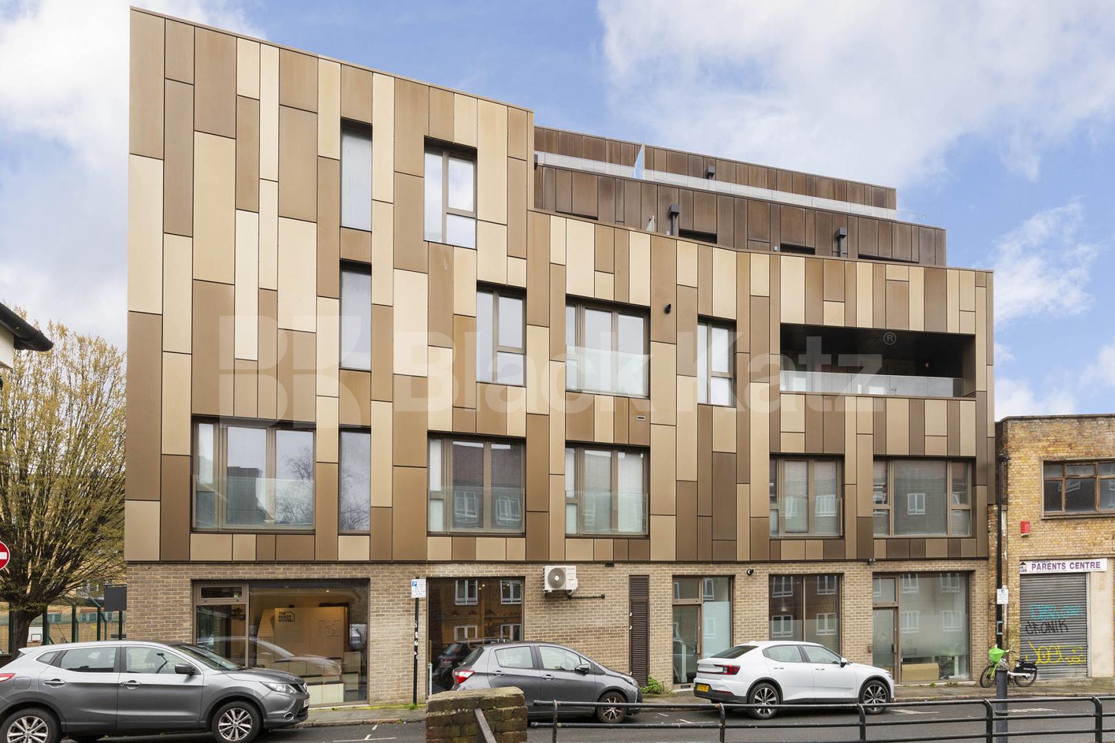 2 bedroom 2 bathroom maisonette in a central location Spelman Street , Brike Lane